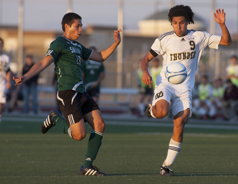 Soccer: DV vs San Luis
