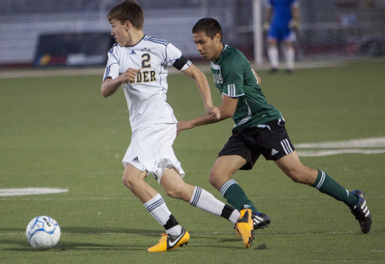 Soccer: DV vs San Luis