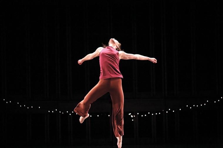 afn.032511.arts.brief.Morris2.jpg