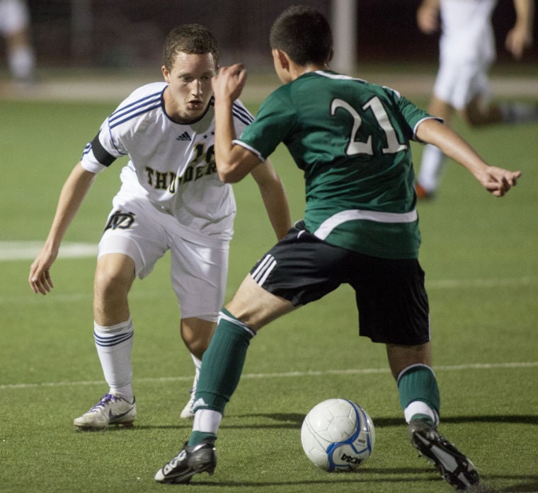 Soccer: DV vs San Luis