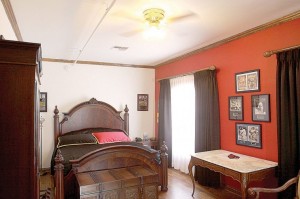 Gaslight Inn