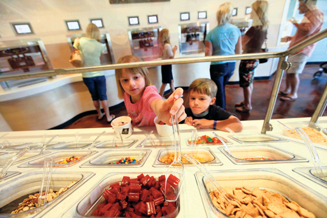 New frozen yogurt, cupcake shop opens in AF 