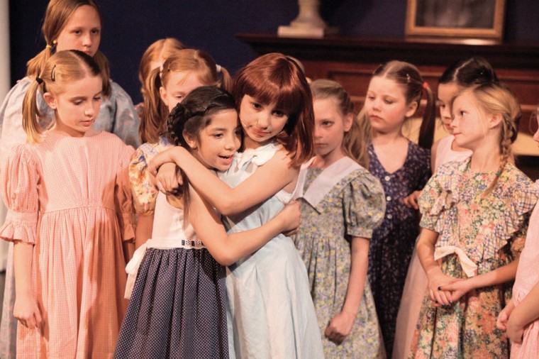 afn.030411.arts.ANNIE1.jpg