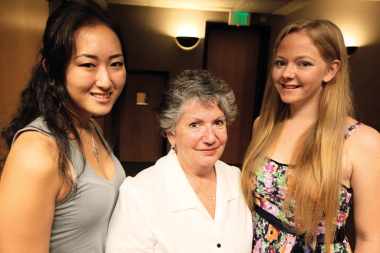 afn.080610.arts.bookscholars1.jpg