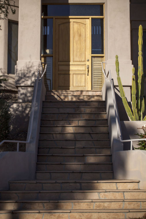 afn.realestate.neighborhood03.dj.JPG