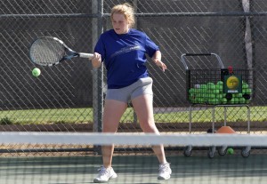 dvtennis.003.dw.04112011.jpg