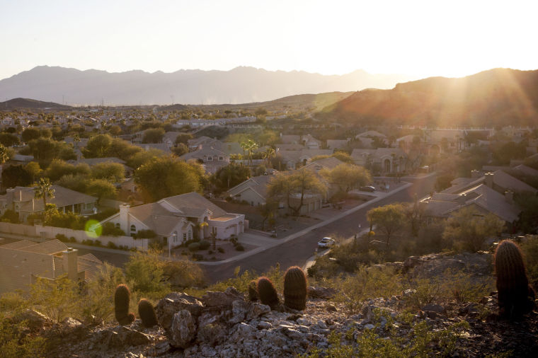 afn.realestate.neighborhood04.dj.JPG