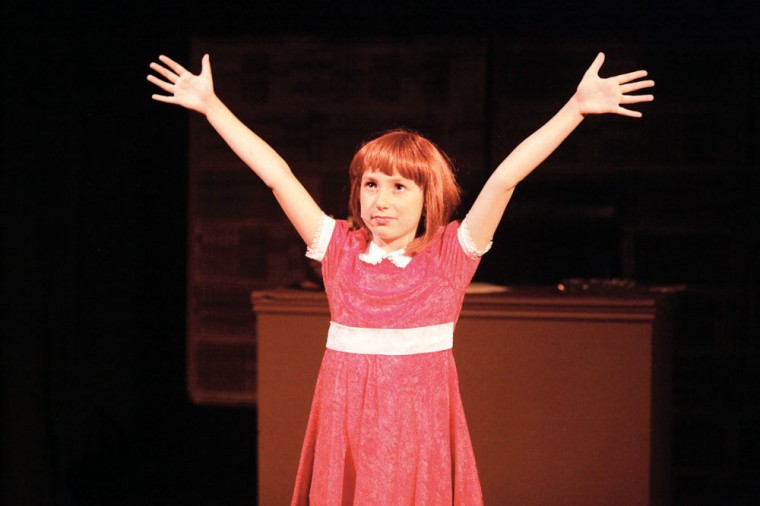 afn.030411.arts.ANNIE4.jpg