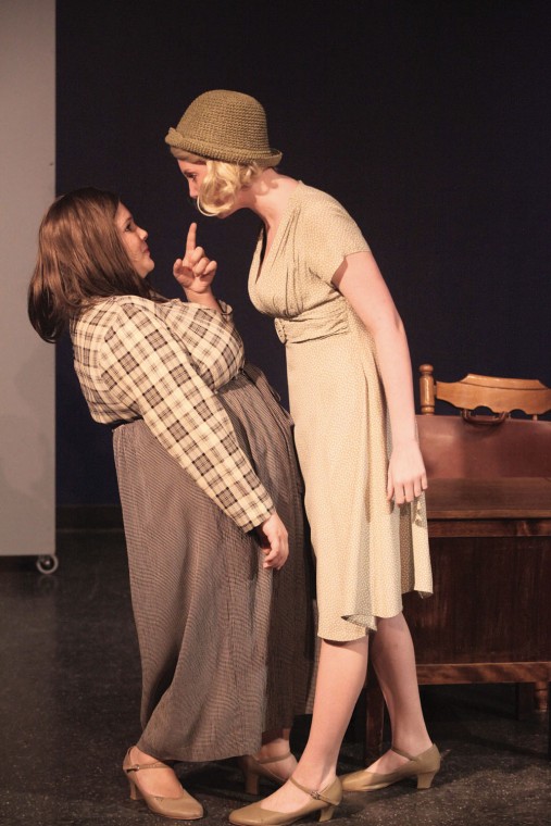 afn.030411.arts.ANNIE5.jpg