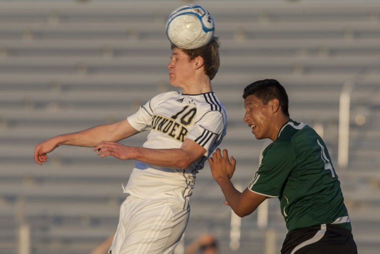 Soccer: DV vs San Luis