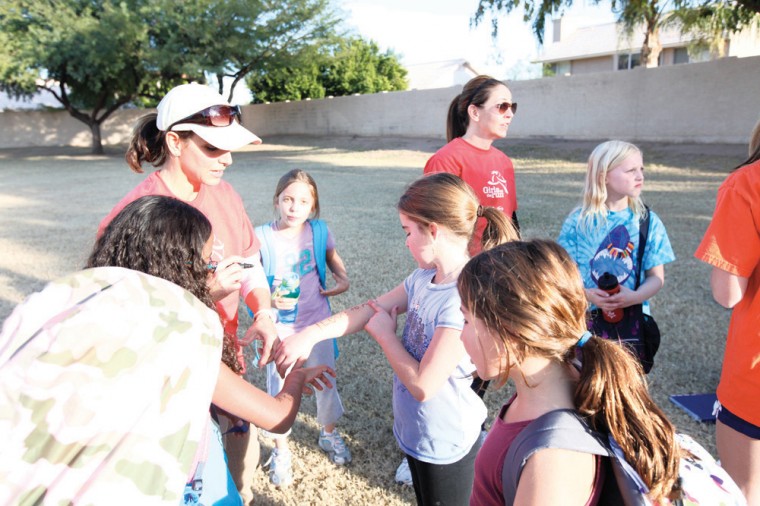 afn.121010.com.GirlsontheRun6.jpg