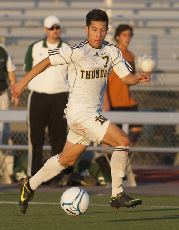 Soccer: DV vs San Luis