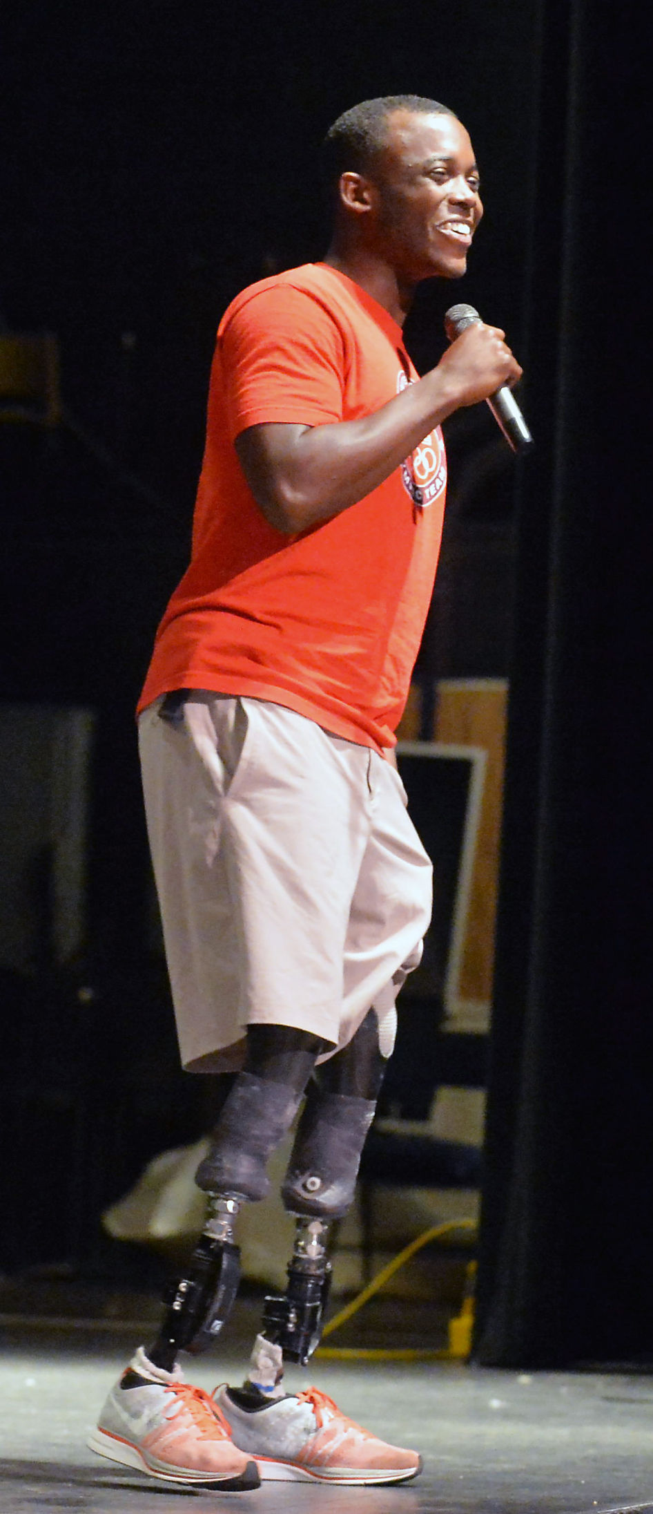 Paralympian Blake Leeper visits Anniston High School