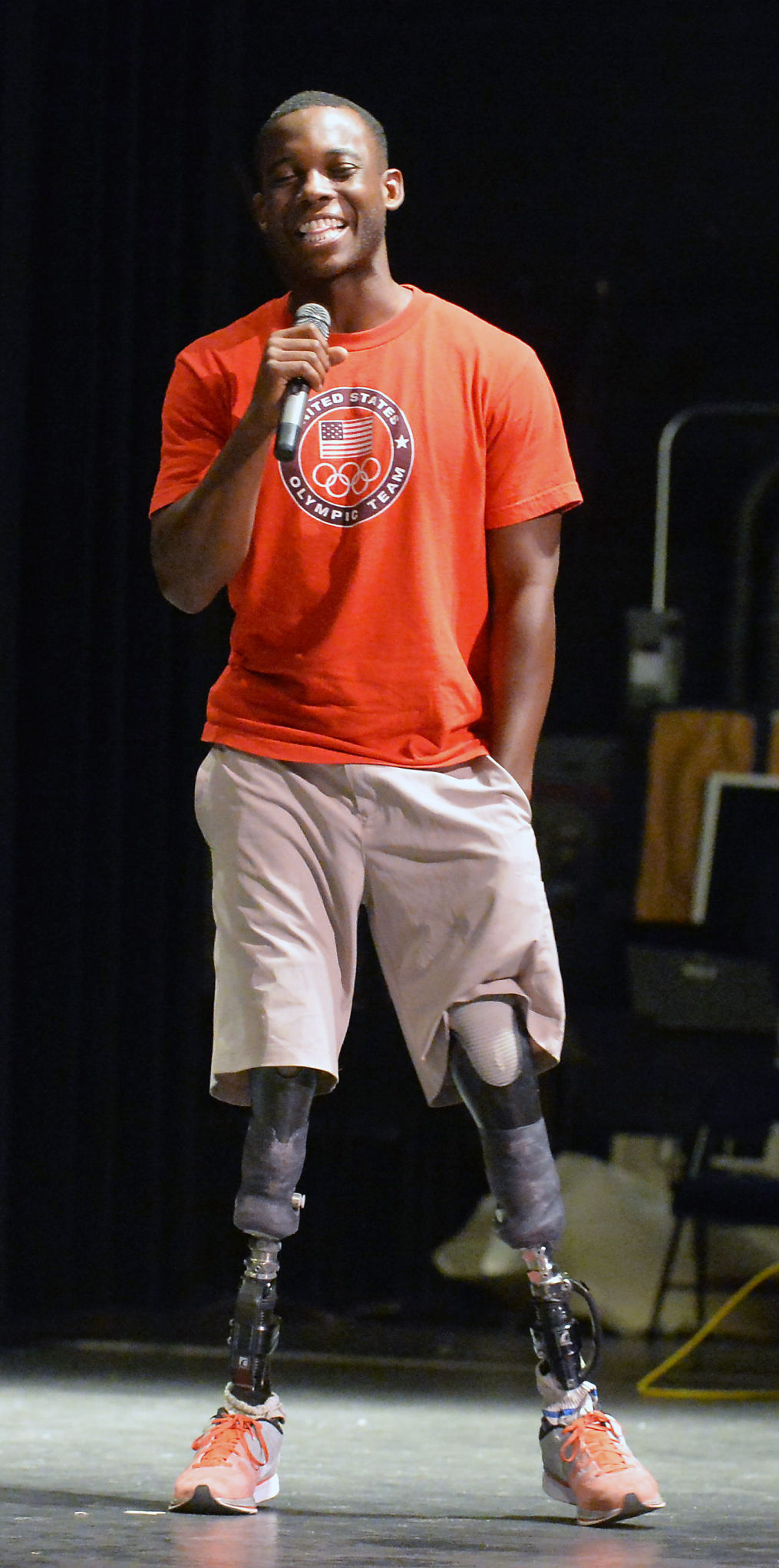 Paralympian Blake Leeper visits Anniston High School
