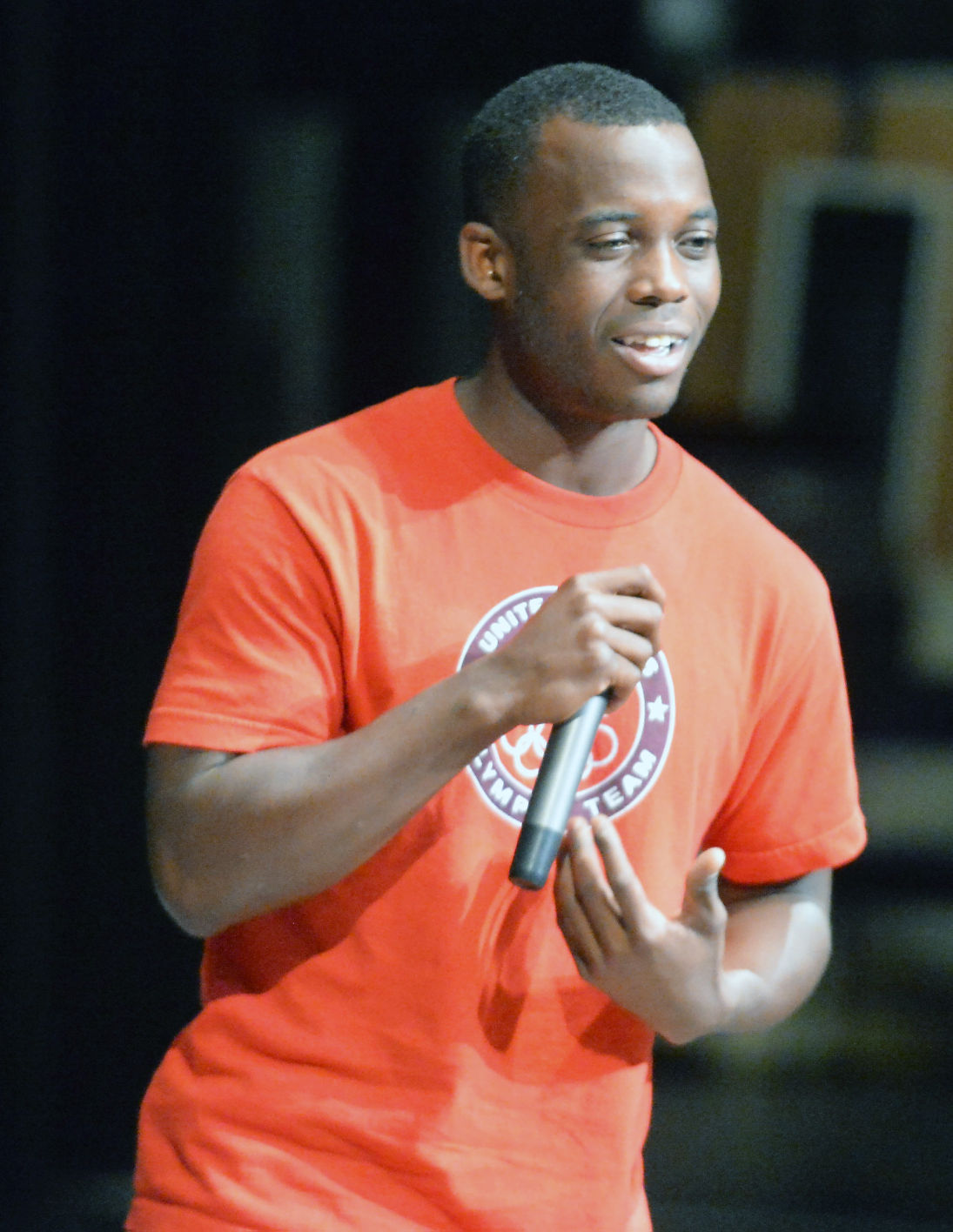 Paralympian Blake Leeper visits Anniston High School