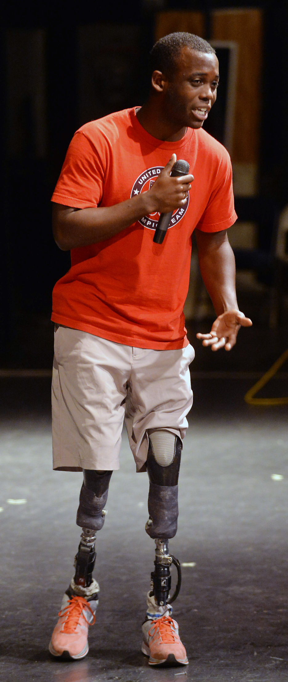 Paralympian Blake Leeper visits Anniston High School