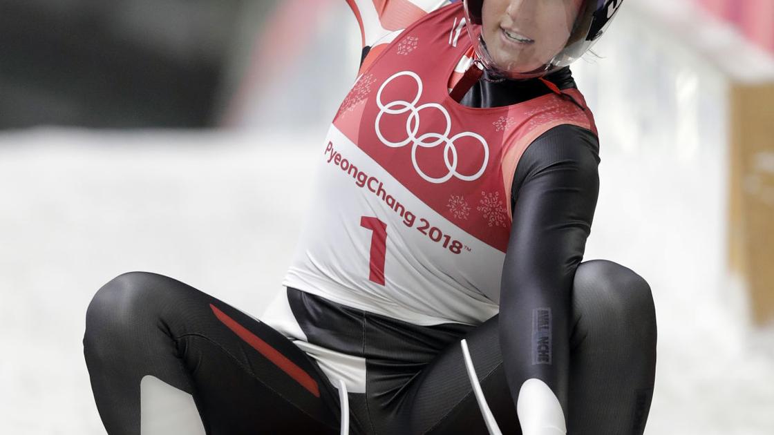 A wary Geisenberger leads at midpoint of women's luge; CNY native Erin Hamlin in medal contention