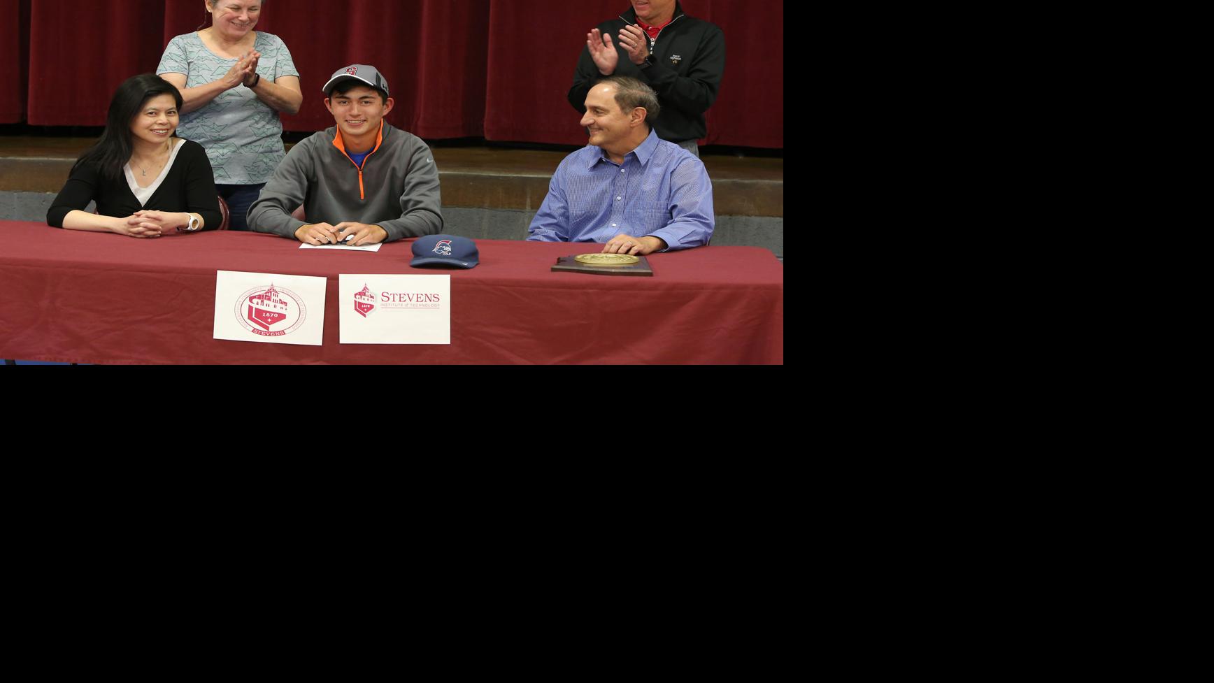 Northland Prep star golfer signs letter of intent to join Stevens Institute of Technology