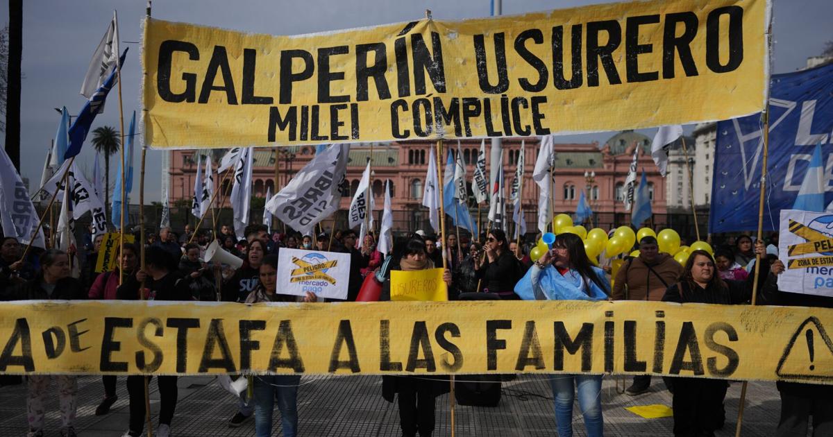 Argentina Protest - Bluefield Daily Telegraph thumbnail