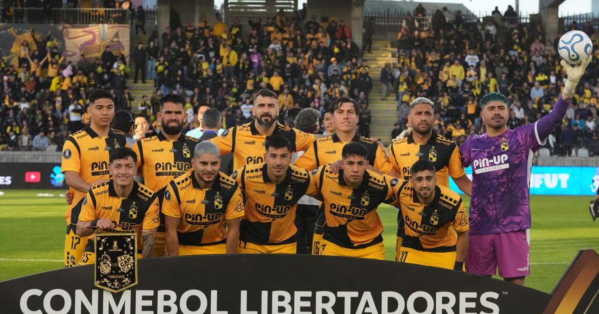 Chile Argentina Copa Libertadores Soccer - Bluefield Daily Telegraph thumbnail