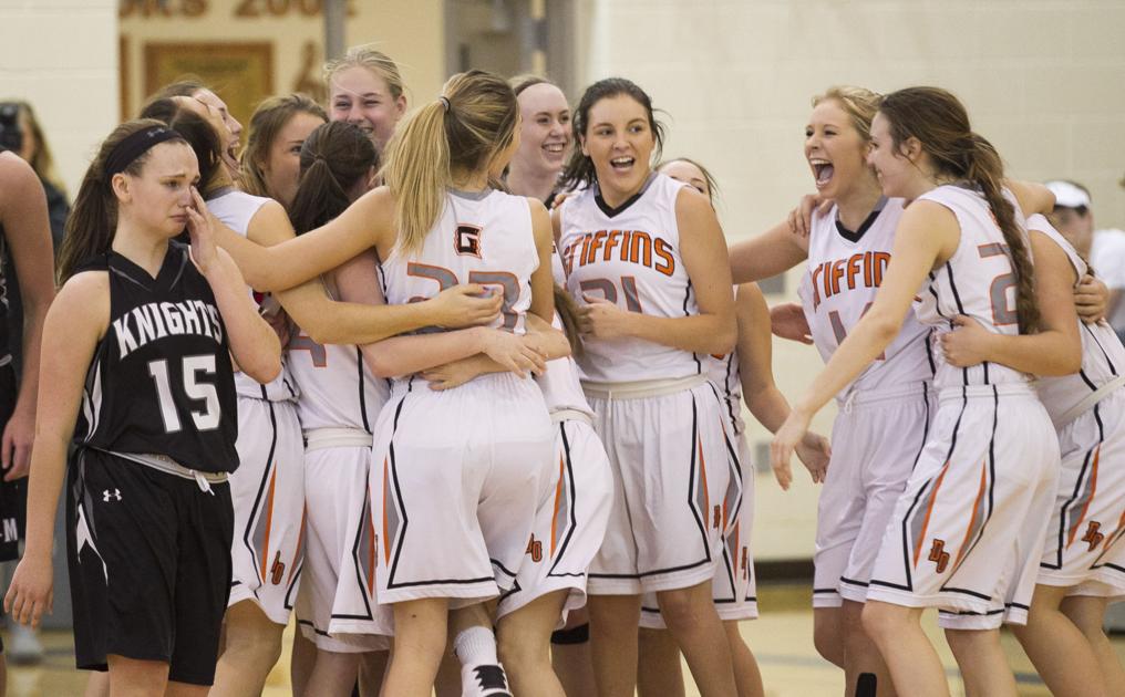 Lady Grffins advance to state