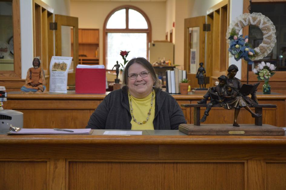 Library director celebrating 40 years on the job