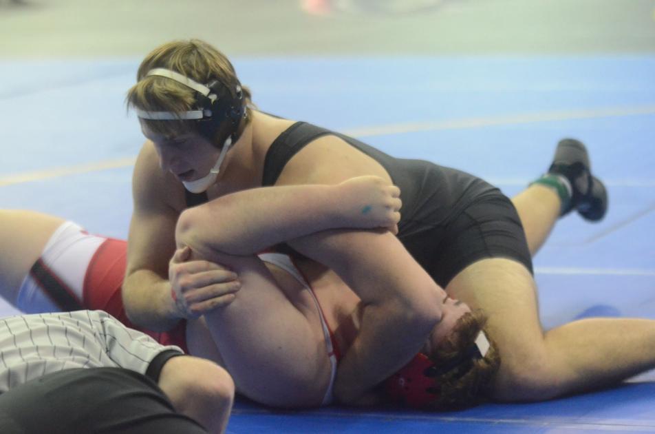 Homolka, Bates reach Class C semis