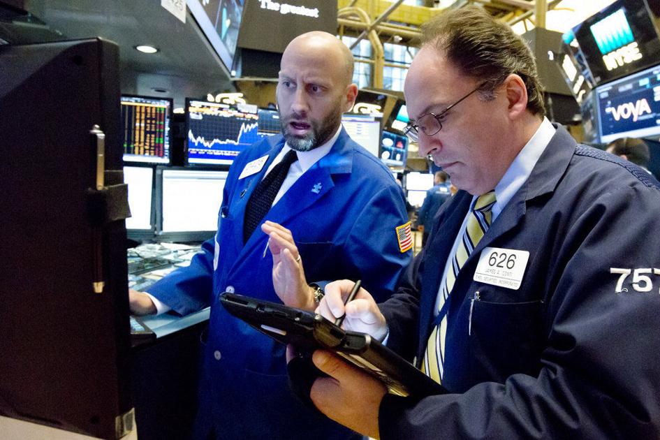 Stocks, bond yields drop Washington turmoil rattles markets