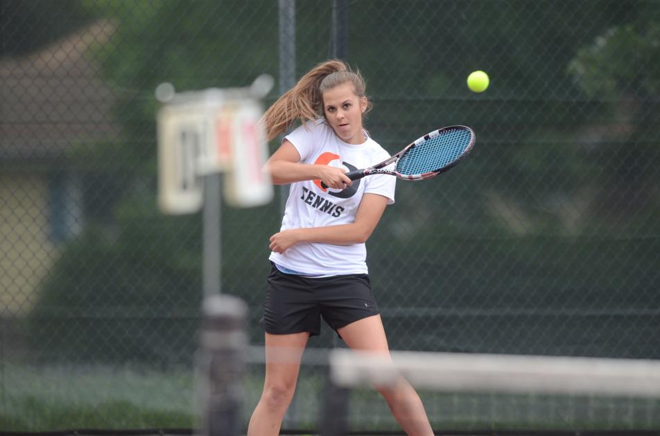 Lady O tennis competes at State