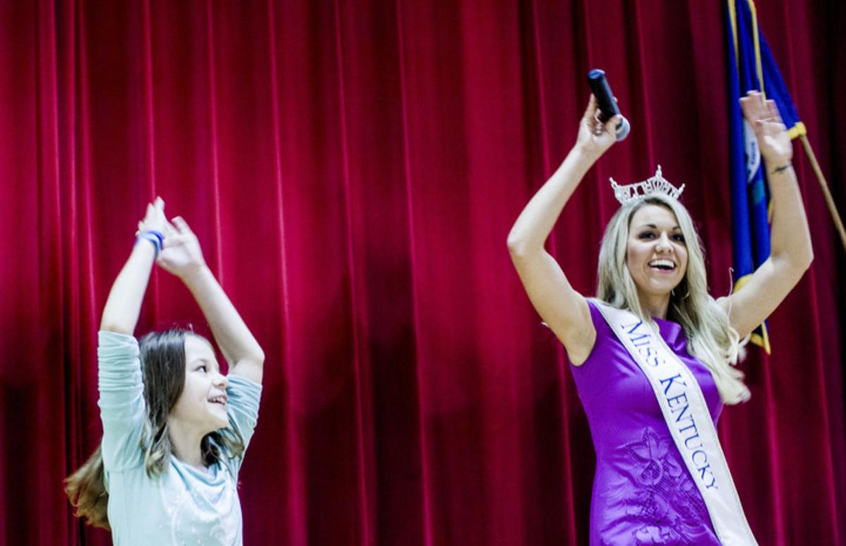 Miss Kentucky appears at Rich Pond Elementary School