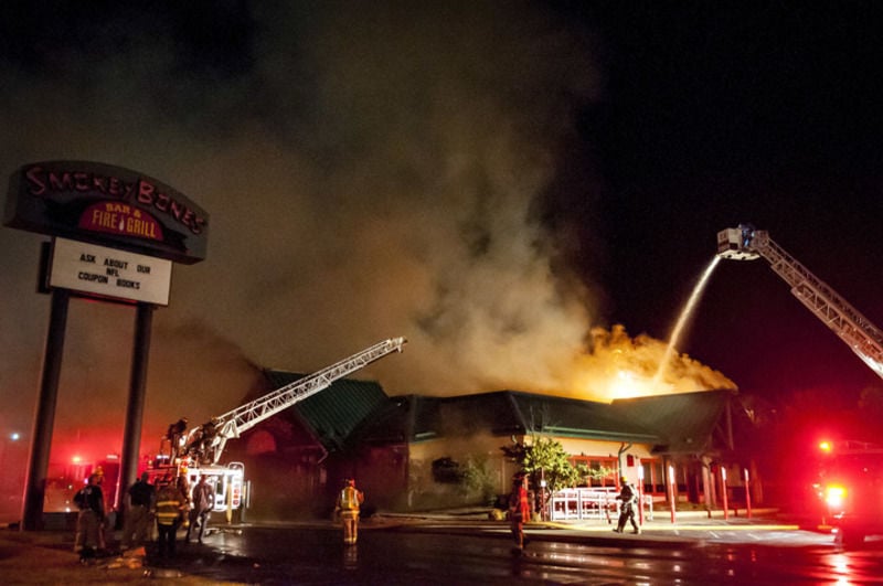 Fire damages Smokey Bones | News | bgdailynews.com