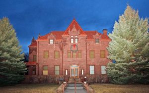Moss Mansion preserves family history
