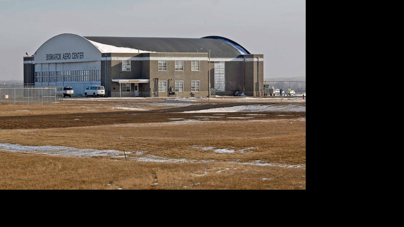 Hangar No. 5 Bismarck Airport Tribune Photo Collections