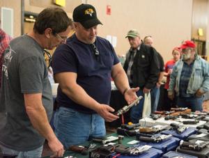Gun collectors and enthusiasts gather at Pierre gun show