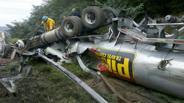 Diesel Tanker Crash Snarls I-95 Traffic, Spills Fuel In River | Local ...