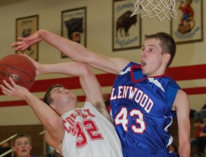 Olson, Vikings dunk Hilltoppers