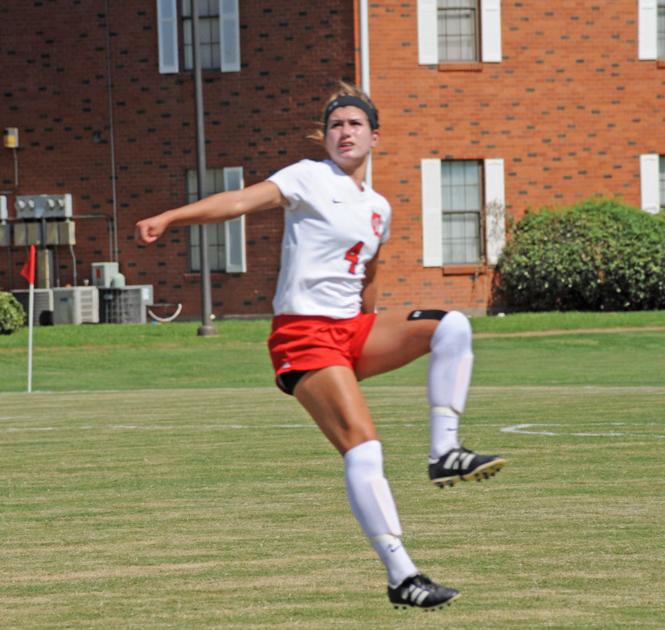 Navarro Soccer: Bulldogs lose Round 1 to Tyler, 4-2