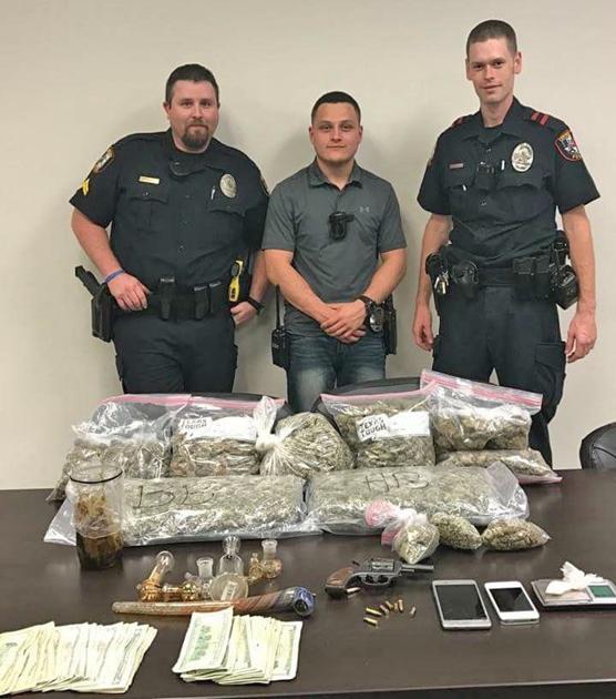 Police bust drug dealer during warrant investigation