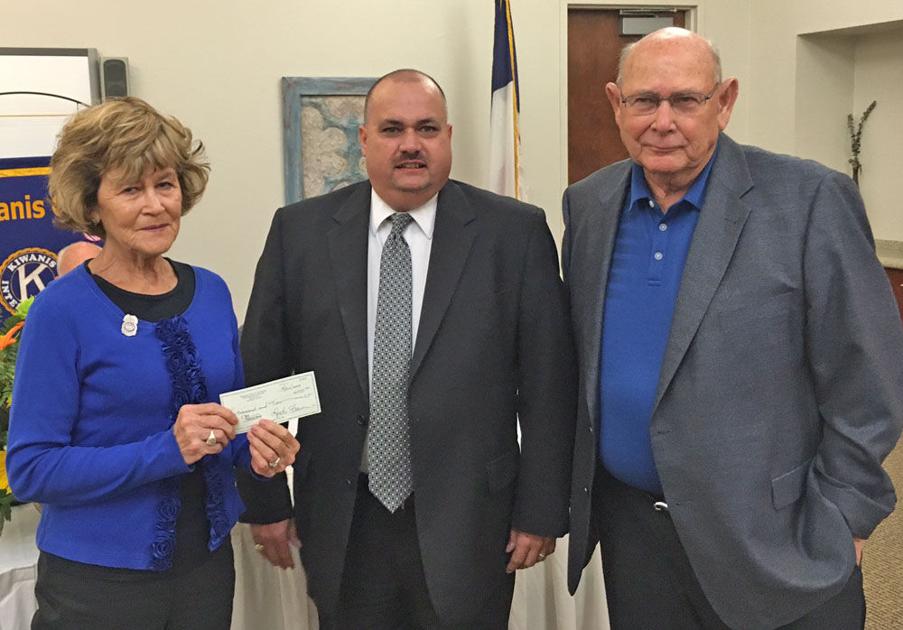 Kiwanis Club of Corsicana installs new officers, honors first responders at banquet