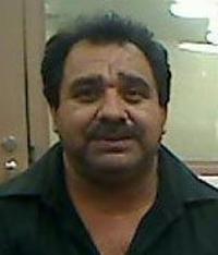 Police seek suspect after Thursday morning stabbing