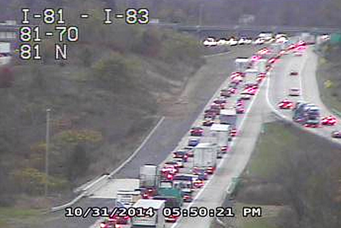 Crash slows traffic on I81 north near Harrisburg Midstate