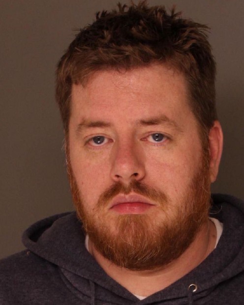 Mechanicsburg man arrested after flashing young girls