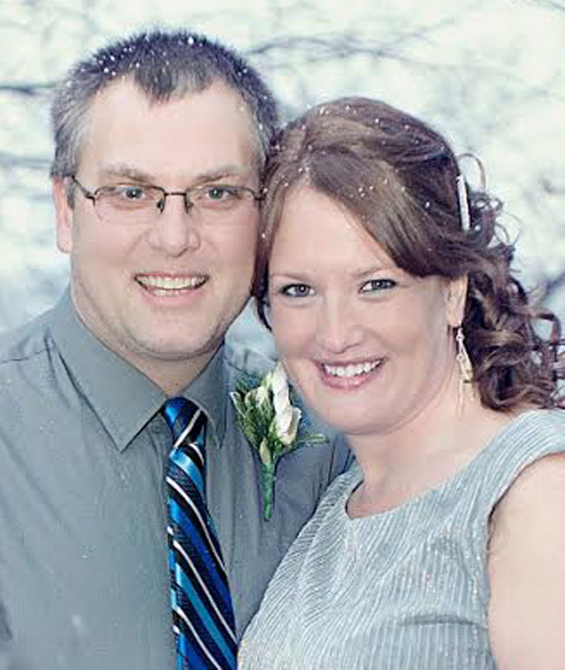 Mr. and Mrs. <b>Shawn Knotts</b> - 53e0ced3ddb21.image