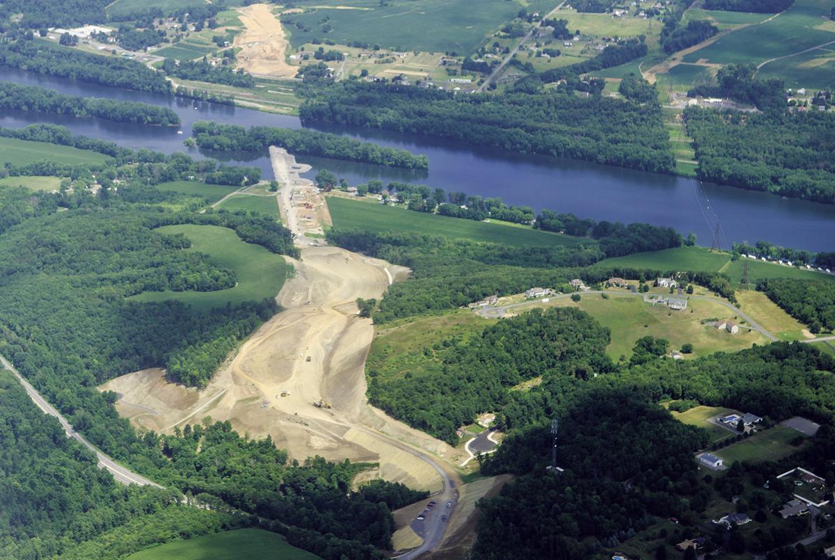 shamokin dam single men 89 single-parent households (16 men, 73 women) 970% of residents of shamokin dam speak english at home 11% of residents. shamokin dam single men 89 single-parent households (16 men, 73 women) 970% of residents of shamokin dam speak english at home 11% of residents.
