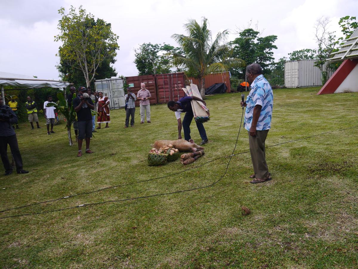 Nawita Association members hand over carvings for tourism project