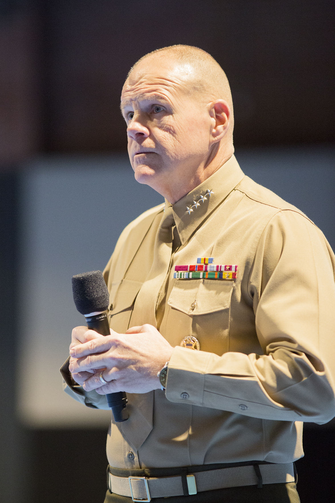 Commandant talks priorities with D.C.-area Marines