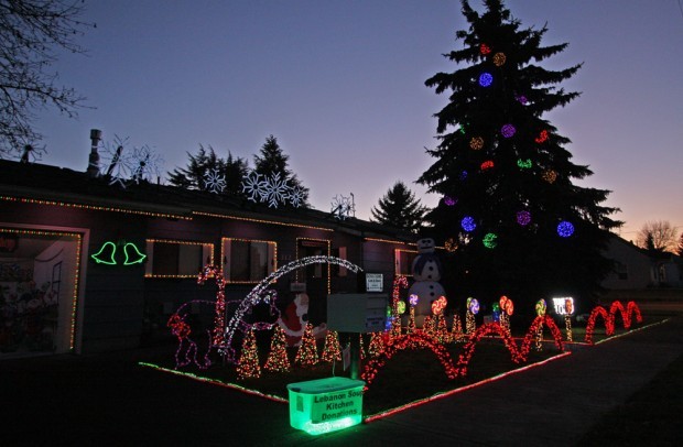 312 e sherman st lebanon cascade christmas lights 2011 312 e sherman st lebanon cascade christmas lights 2011