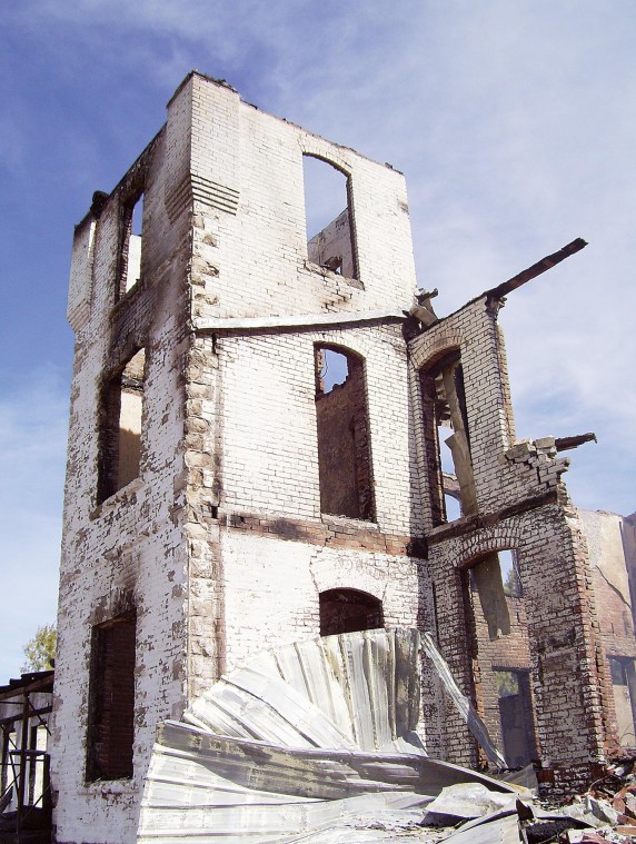 Eden mansion burns down Local News Stories