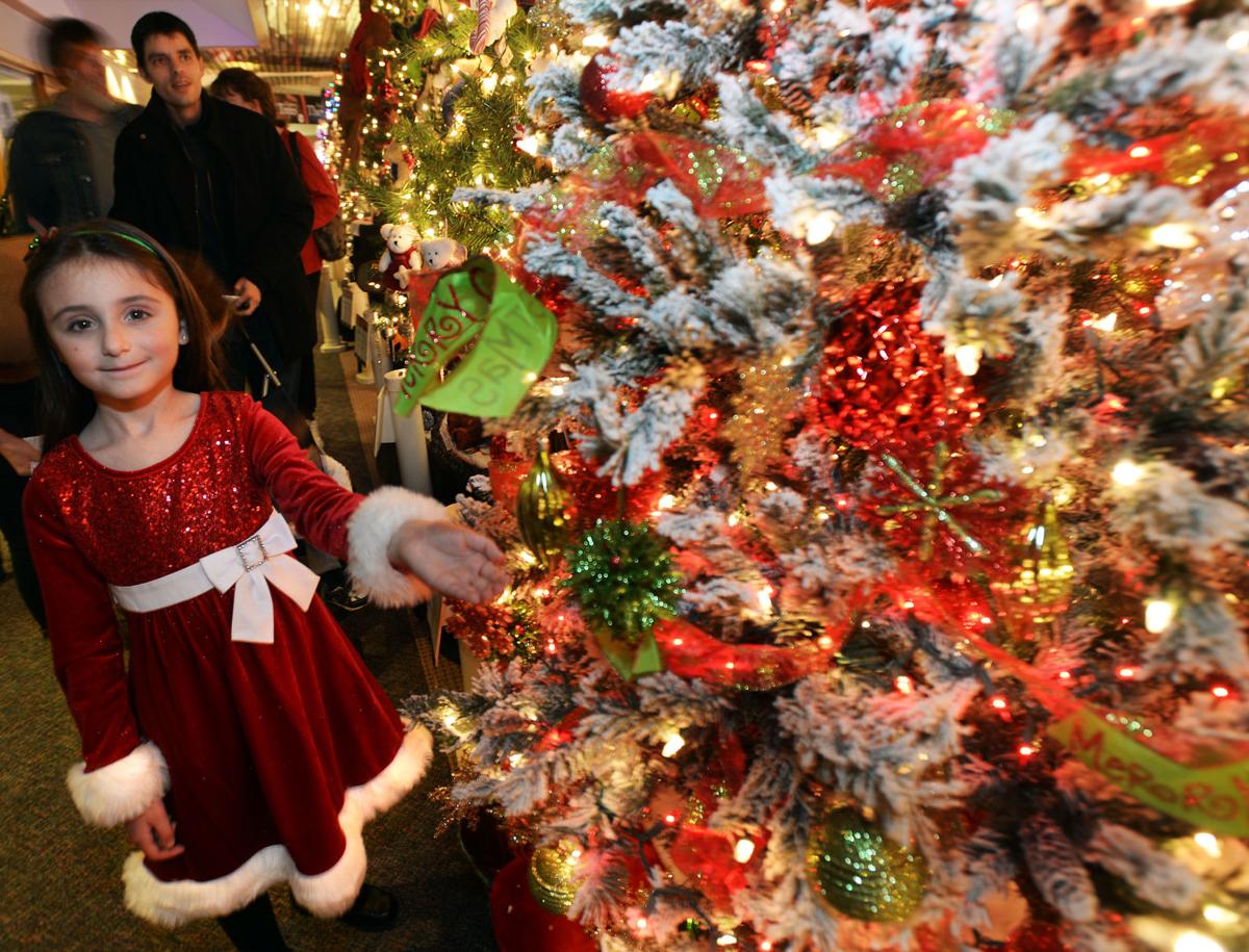 slideshow methuen s festival of trees gallery slideshow methuen s festival of trees gallery