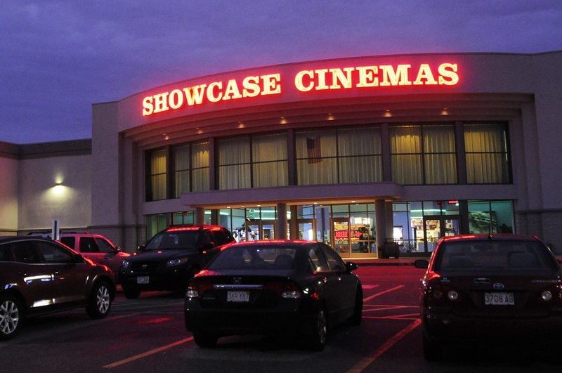 Where can you find the Showcase Cinema showtime listings for Lowell, MA?